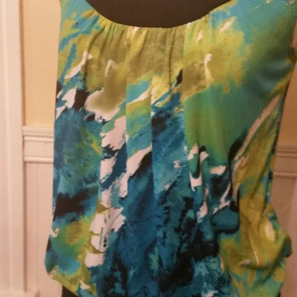 Iz Byer | Green Watercolor Sleeveless Career Top - Picture 2 of 7